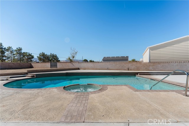 Detail Gallery Image 8 of 35 For 41009 17th, Palmdale,  CA 93551 - 5 Beds | 3 Baths