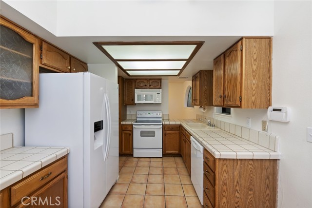19229 Pine, Apple Valley CA: https://media.crmls.org/medias/9bcf2c0f-1216-47ff-8cde-3e627a4996fc.jpg