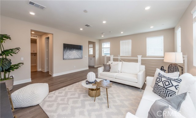 54 Sagan Way, Irvine CA: https://media.crmls.org/medias/9bcf3cb3-f9f0-477e-bbbd-28c11bea9cc7.jpg