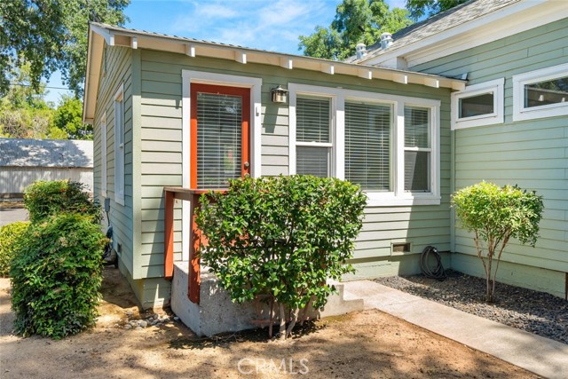 578 E 19th Street, Chico CA: https://media.crmls.org/medias/9bcf5358-7ddf-4c9c-8b8f-2d251c120f4b.jpg