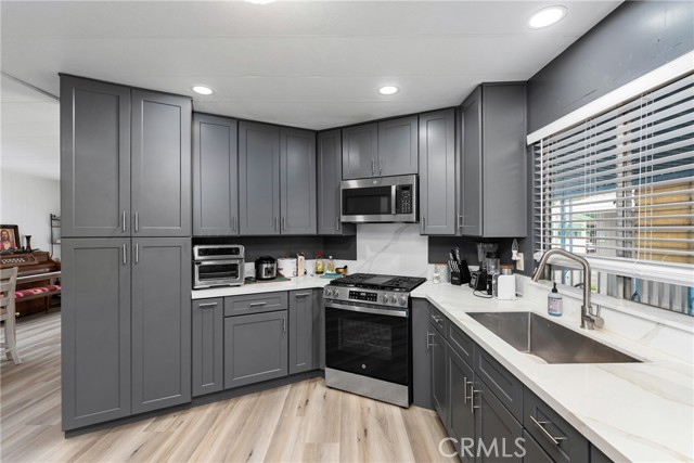 Detail Gallery Image 2 of 5 For 24414 University Ave #108,  Loma Linda,  CA 92354 - 3 Beds | 2 Baths