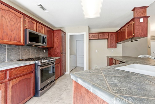 Detail Gallery Image 28 of 54 For 2431 S Cedar, Visalia,  CA 93292 - 3 Beds | 2 Baths