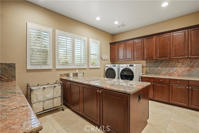 26935 Cotswold Drive, Canyon Country CA: https://media.crmls.org/medias/9bd14c75-ca78-4968-afbc-b187213ac4fc.jpg