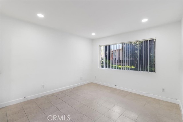 Detail Gallery Image 20 of 44 For 1044 Cabrillo Park #B,  Santa Ana,  CA 92701 - 2 Beds | 1 Baths