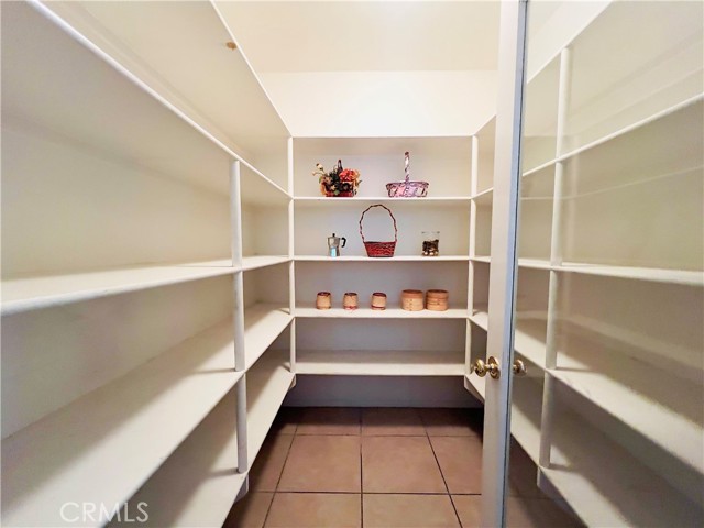 Detail Gallery Image 15 of 42 For 17231 Greentree Dr, Riverside,  CA 92503 - 5 Beds | 4 Baths