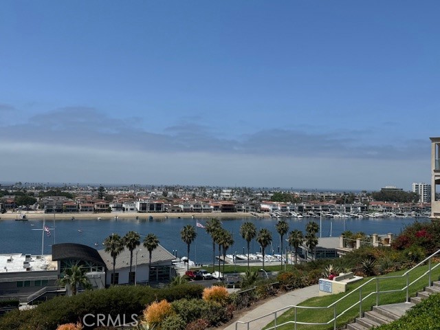 https://media.crmls.org/medias/9bd33f7d-596c-4f56-971e-a358ad1bb2ec.jpg?preset=X-Large