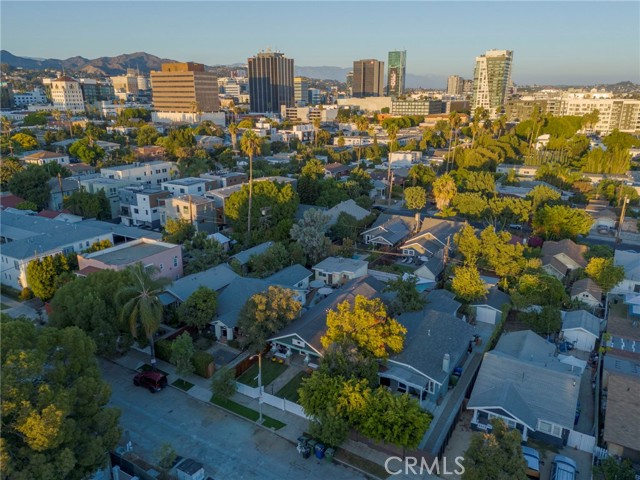 1322 N June Street, Los Angeles CA: https://media.crmls.org/medias/9bd34244-9f00-44c3-9e17-536a67ed815a.jpg
