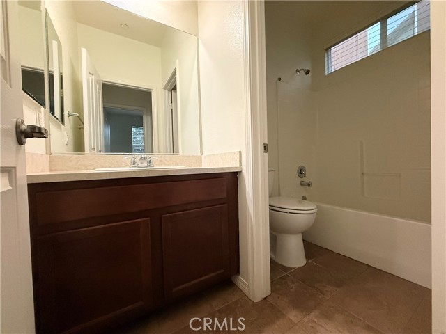 Detail Gallery Image 11 of 26 For 28301 Esplanada, Valencia,  CA 91354 - 4 Beds | 3 Baths