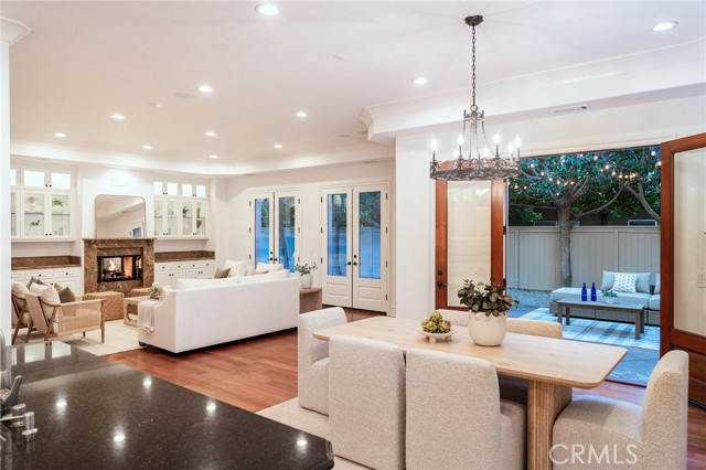 Detail Gallery Image 27 of 74 For 113 S Herrin, Manhattan Beach,  CA 90266 - 5 Beds | 4/1 Baths