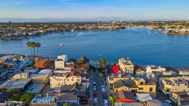 58 66th Place, Long Beach CA: https://media.crmls.org/medias/9bd57e87-806e-4e3a-9fa3-13d6ba4918b0.jpg