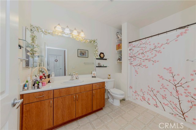 735 Francesca Dr #202, Walnut CA: https://media.crmls.org/medias/9bd600df-2e49-4a26-b671-35ff2c0bace1.jpg