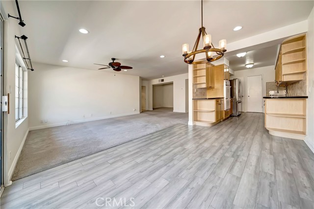 Detail Gallery Image 17 of 65 For 4647 Willis Ave #312,  Sherman Oaks,  CA 91403 - 2 Beds | 2 Baths