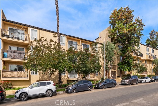 Image 30 of 33 For 5257 Radford Ave  101