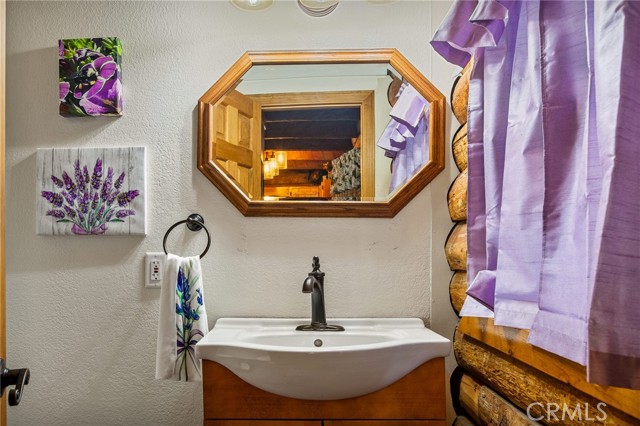 Detail Gallery Image 19 of 23 For 31523 Hilltop Dr, Running Springs,  CA 92382 - 2 Beds | 1/1 Baths