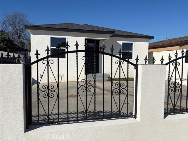 Detail Gallery Image 2 of 15 For 2605 E 132nd, Compton,  CA 90222 - 2 Beds | 1 Baths