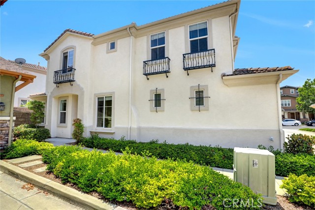 319 Flyers Ln, Tustin, CA 92782