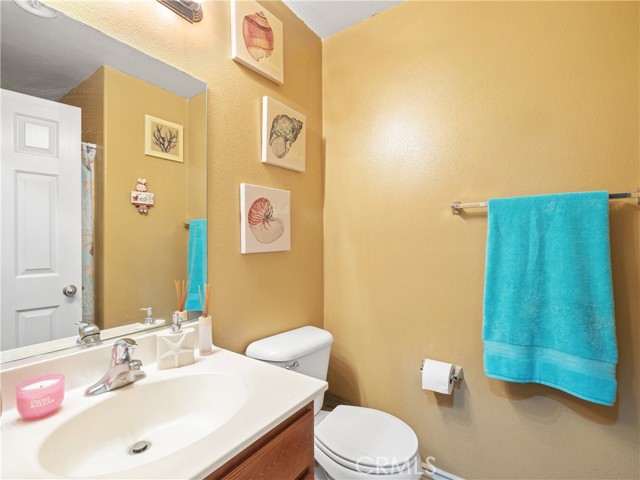 Detail Gallery Image 7 of 27 For 12592 Elton St, Victorville,  CA 92392 - 4 Beds | 3 Baths