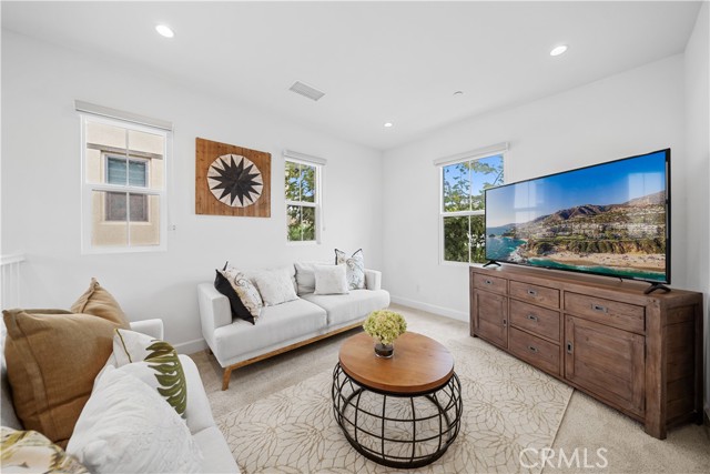 Detail Gallery Image 27 of 37 For 67 Runner, Irvine,  CA 92620 - 3 Beds | 3/1 Baths