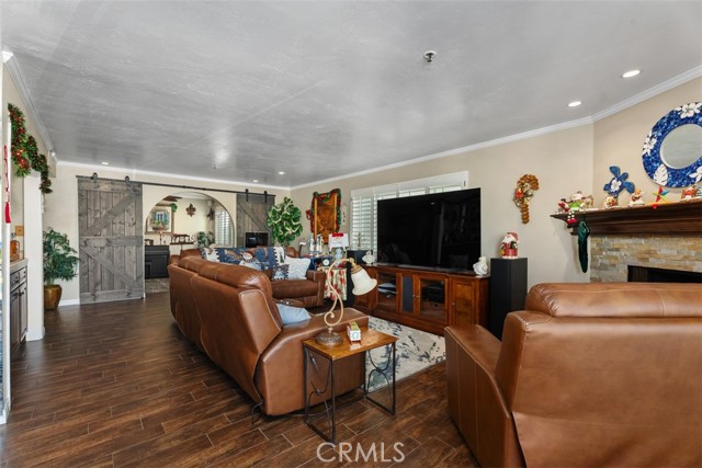 Detail Gallery Image 5 of 48 For 16255 Pacific Cir #204,  Huntington Beach,  CA 92649 - 3 Beds | 3 Baths