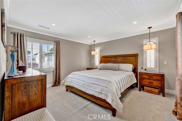 45 Modesto, Irvine CA: https://media.crmls.org/medias/9bdb97b6-8397-4207-8fcd-19c12954e514.jpg