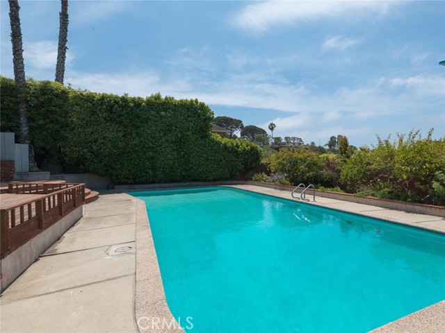 1013 Via Nogales, Palos Verdes Estates, California 90274, 2 Bedrooms Bedrooms, ,2 BathroomsBathrooms,Residential,Sold,Via Nogales,PV21160939