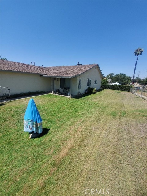 2431 12th Street, Riverside CA: https://media.crmls.org/medias/9bdc245d-29c8-4076-8a23-c603aad4c895.jpg