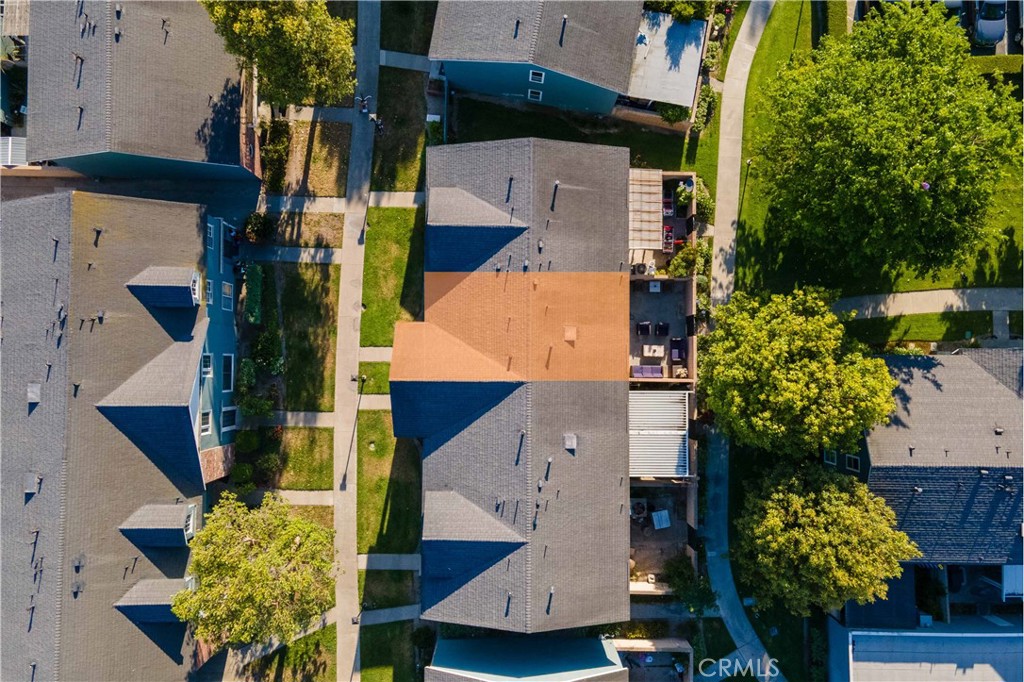 https://media.crmls.org/medias/9bdc69fc-04e7-4b32-98d3-1c19a8ae8f75.jpg?preset=X-Large