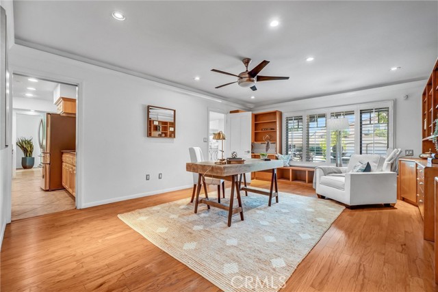 Detail Gallery Image 15 of 66 For 4121 Country Club Dr, Lakewood,  CA 90712 - 4 Beds | 5 Baths