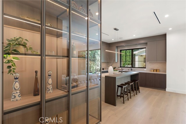 Detail Gallery Image 20 of 65 For 4625 Vesper Ave, Sherman Oaks,  CA 91403 - 5 Beds | 5/2 Baths