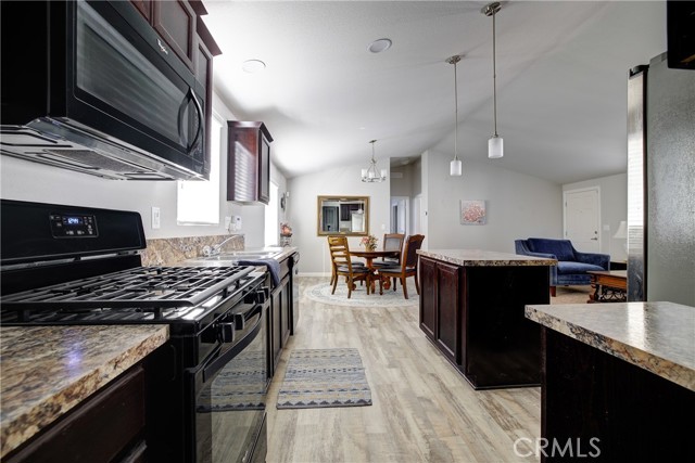 3700 Buchanan, Riverside CA: https://media.crmls.org/medias/9bdd2f60-810a-4f69-8bbc-374add797818.jpg