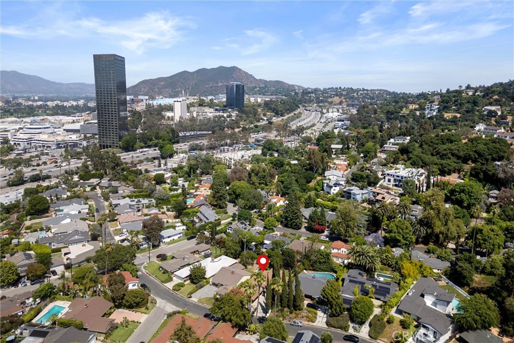 https://media.crmls.org/medias/9bdd3743-962d-4797-8b27-238c876b2d89.jpg?preset=X-Large