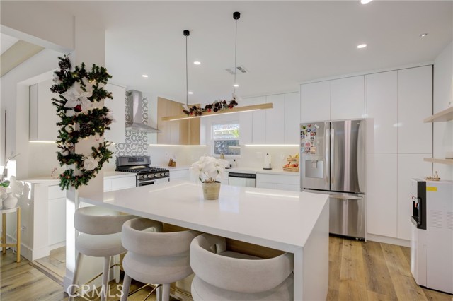 Detail Gallery Image 35 of 72 For 8161 Encino Ave, Northridge,  CA 91325 - 4 Beds | 3 Baths