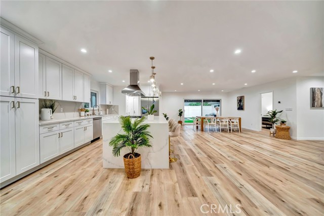 Detail Gallery Image 28 of 75 For 16127 Hartsook St, Encino,  CA 91436 - 4 Beds | 2/1 Baths