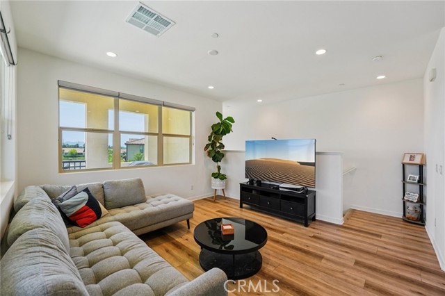 Detail Gallery Image 4 of 29 For 4241 E Malagon Privado #48,  Ontario,  CA 91761 - 2 Beds | 2 Baths