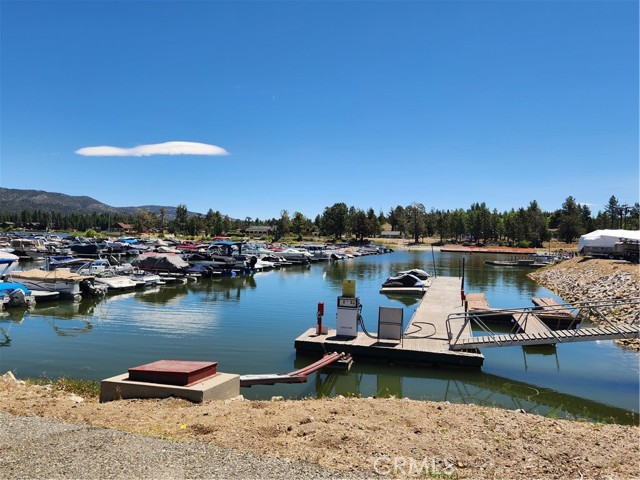 400 Pine Knot Boulevard, Big Bear Lake CA: https://media.crmls.org/medias/9bde3325-2467-413f-b964-1d098c6eee37.jpg