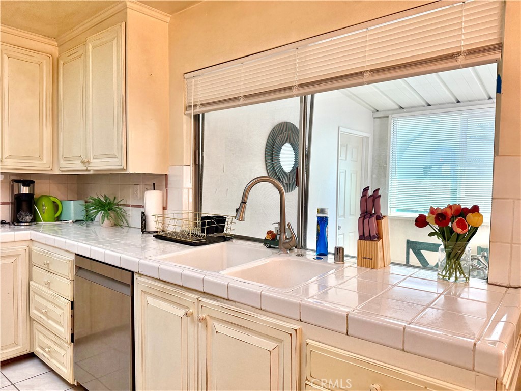 MLS #OC25247673 image #27