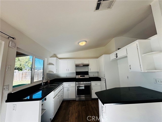 Detail Gallery Image 7 of 22 For 23806 Elyce Ct, Moreno Valley,  CA 92553 - 3 Beds | 2 Baths