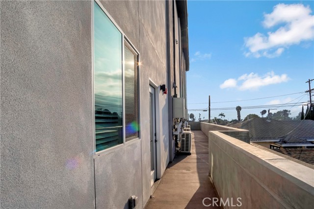 Detail Gallery Image 13 of 20 For 10035 S Western Ave #103,  Los Angeles,  CA 90047 - 2 Beds | 2 Baths