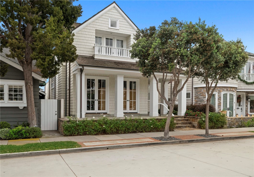 425 M Street, Newport Beach, California 92661, 4 Bedrooms Bedrooms, ,3 BathroomsBathrooms,Residential Purchase,For Sale,M,NP21249190