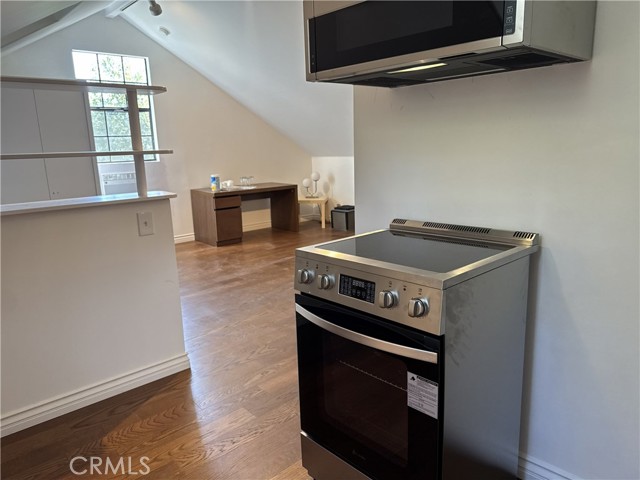 Detail Gallery Image 13 of 13 For 23300 Raymond #STUDIO,  Chatsworth,  CA 91311 - 0 Beds | 1 Baths