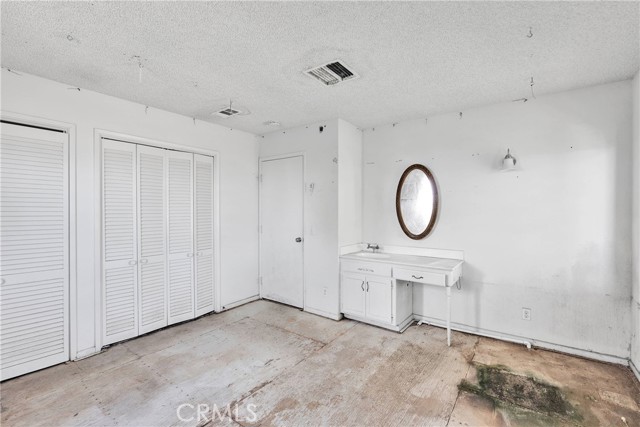 555 Mesquite Road, Pinon Hills CA: https://media.crmls.org/medias/9be37fa9-f3cb-4f66-ba43-8959da4e1407.jpg