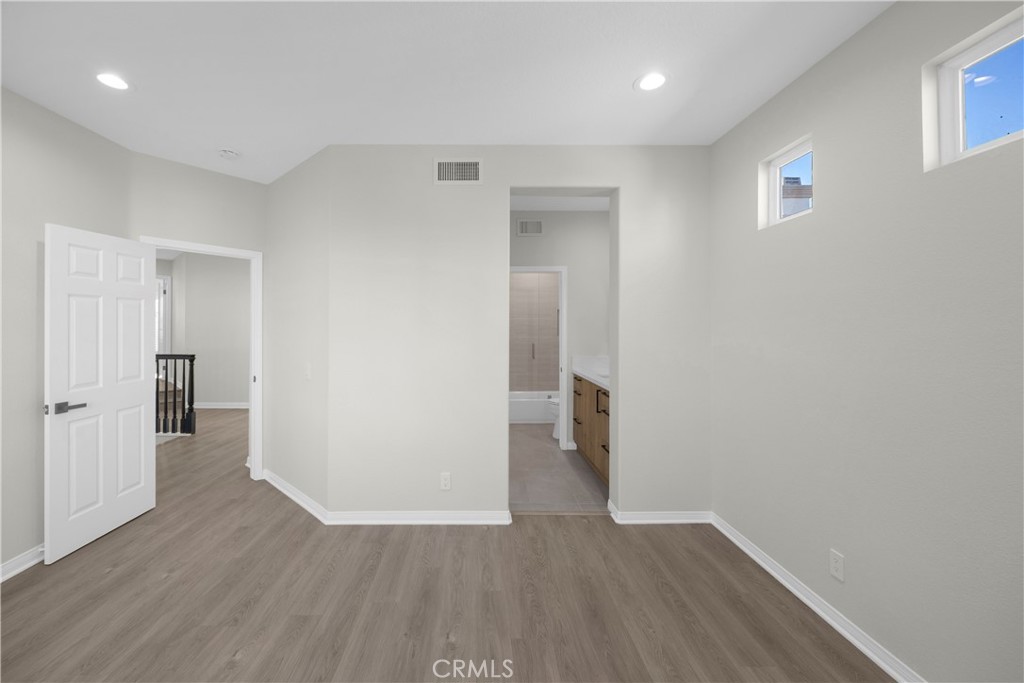 MLS #OC25258217 image #24