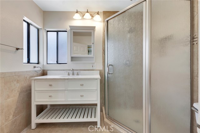 221 Acacia Lane, Newbury Park CA: https://media.crmls.org/medias/9be4d98a-9ca8-4a11-a197-634d032b419b.jpg