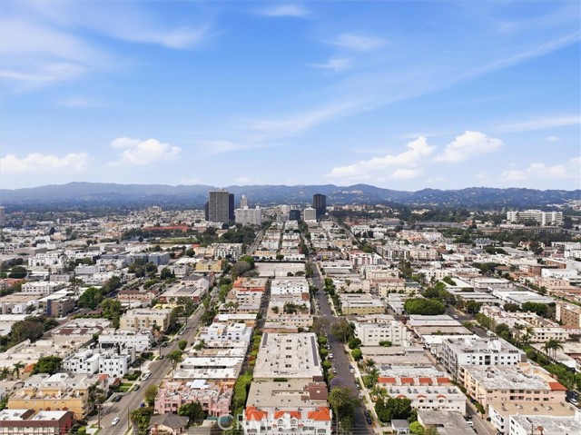 1747 Barry Avenue, Los Angeles CA: https://media.crmls.org/medias/9be4e5e1-0da1-42f1-b4c8-041ade157cd6.jpg