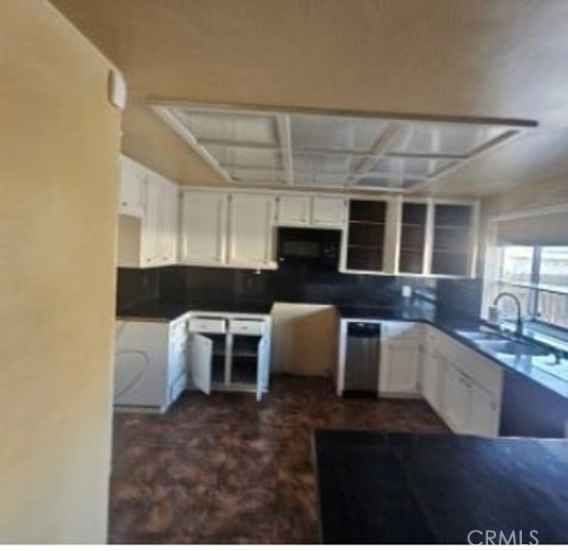 Detail Gallery Image 4 of 27 For 1041 Armor, Stockton,  CA 95209 - 4 Beds | 2/1 Baths