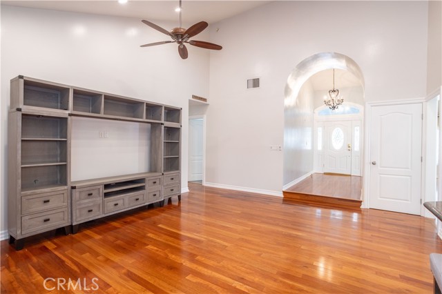 24302 Vista Ridge Drive, Valencia CA: https://media.crmls.org/medias/9be53274-a721-4021-89ea-a4f4b4e17681.jpg