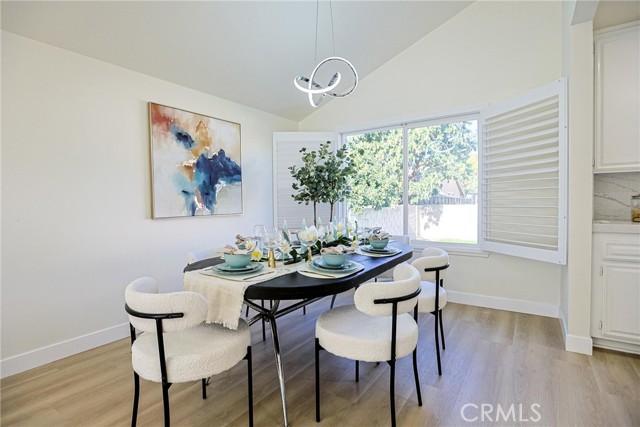 Detail Gallery Image 15 of 68 For 2301 W Manly, Santa Ana,  CA 92704 - 4 Beds | 2/1 Baths