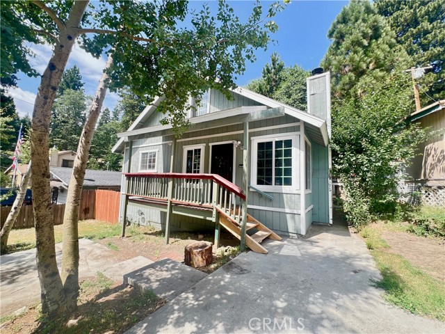 Detail Gallery Image 1 of 22 For 2430 Palo Alto Way, Running Springs,  CA 92382 - 4 Beds | 2 Baths