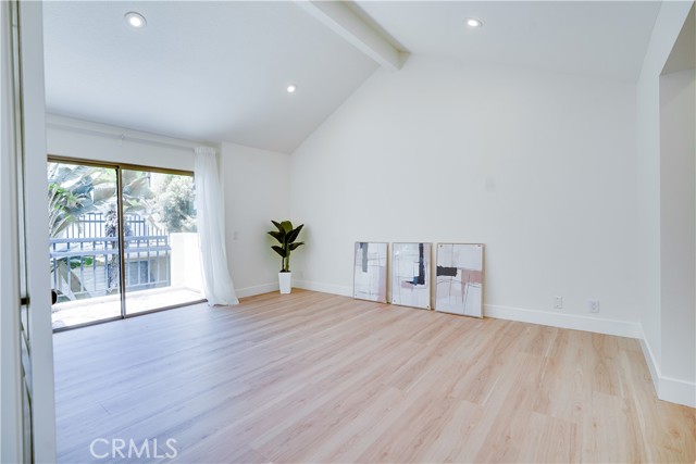 417 Bay Hill Drive, Newport Beach CA: https://media.crmls.org/medias/9be5aadc-082b-40b8-931d-ace2e041e2f1.jpg