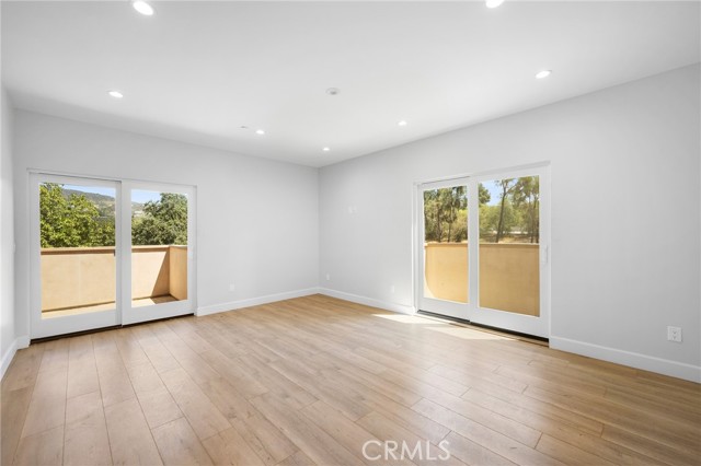 Detail Gallery Image 18 of 33 For 357 Harvey Dr #101,  Glendale,  CA 91206 - 4 Beds | 2/1 Baths